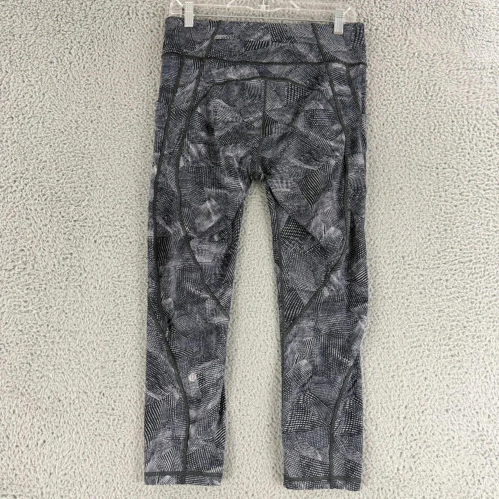 Lululemon Fast‎ and Free Crop Leggings Womens 10 Black Geo Dot Pockets Nulux Run